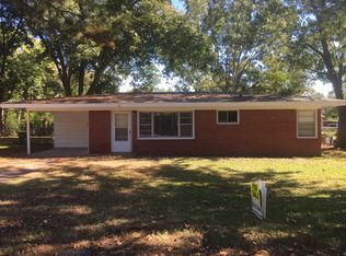 26 Rolling Ln, Little Rock, AR 72209