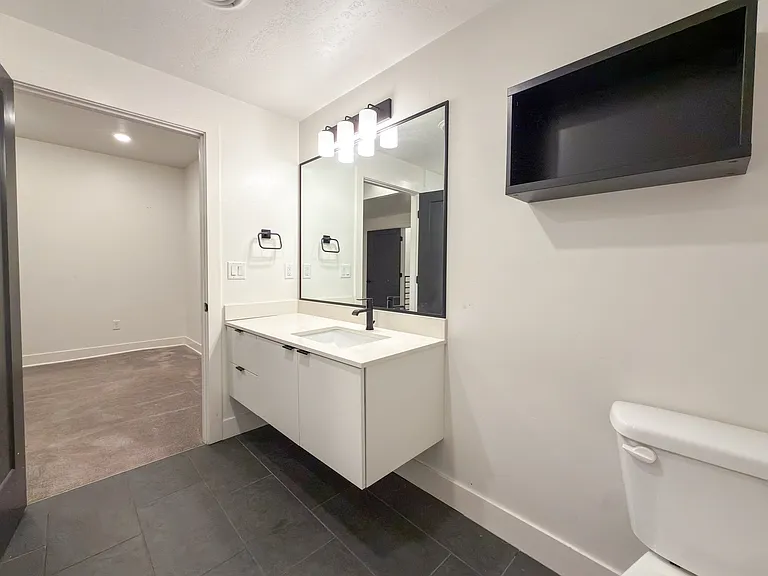 933 S Washington St #111 — Photo 12
