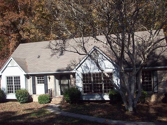 3rd image of 3310 Pembrooke Ln