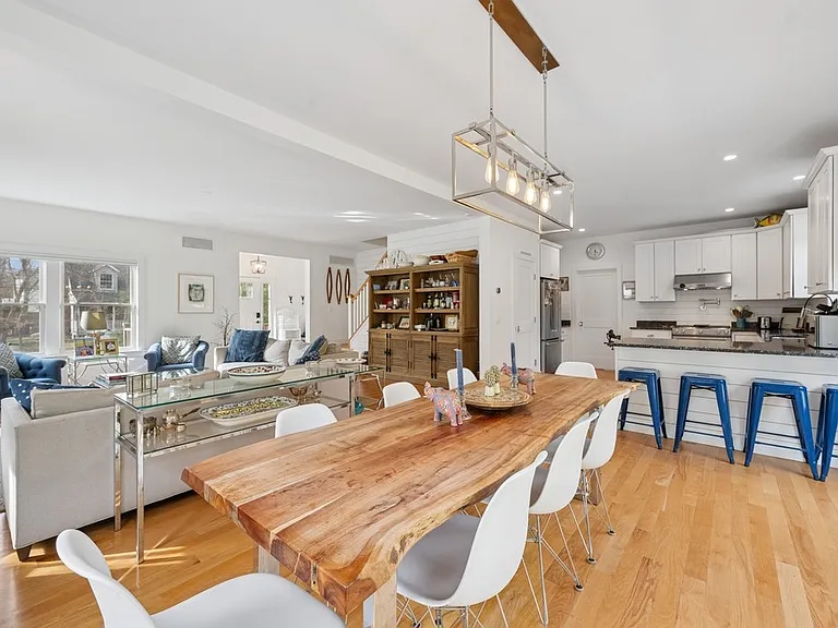 115 Park St — Photo 9