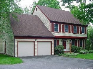 416 Strawberry Hill Ave, Stamford, CT 06902