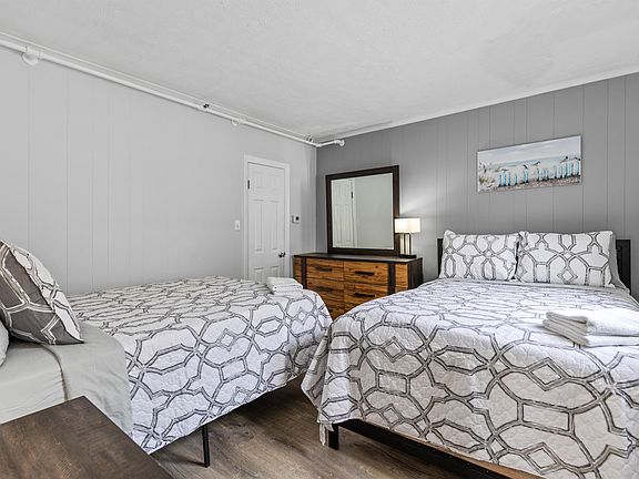 5th image of 44 E Grand Ave #465
