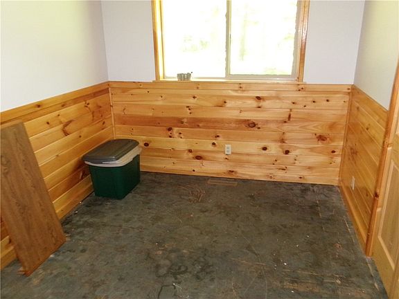4th image of 40085 Radloff Road