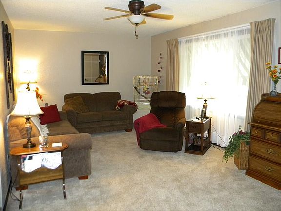 5th image of 819 Maywood Dr