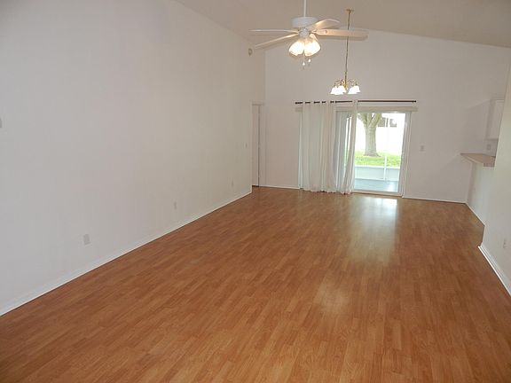 4th image of 1135 Arbor Hill Cir