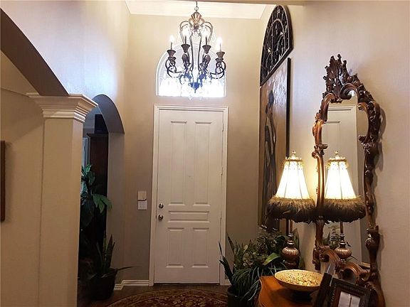 2nd image of 637 Stafford Cir