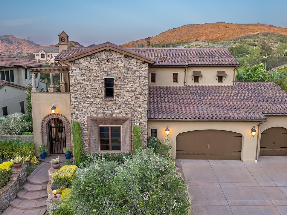 1st image of 796 Via Sedona
