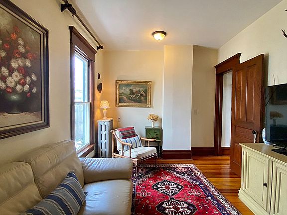 5th image of 408 S Lake St