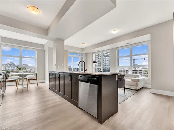 144 Park St #908, Waterloo, ON N2L 0B6