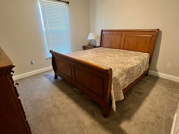 4th image of 18091 Evergreen Dr