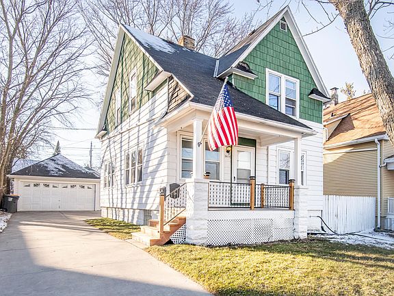 2nd image of 2615 N Wauwatosa Ave #1