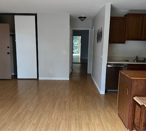2nd image of 84-707 Kiana Pl #113B-1