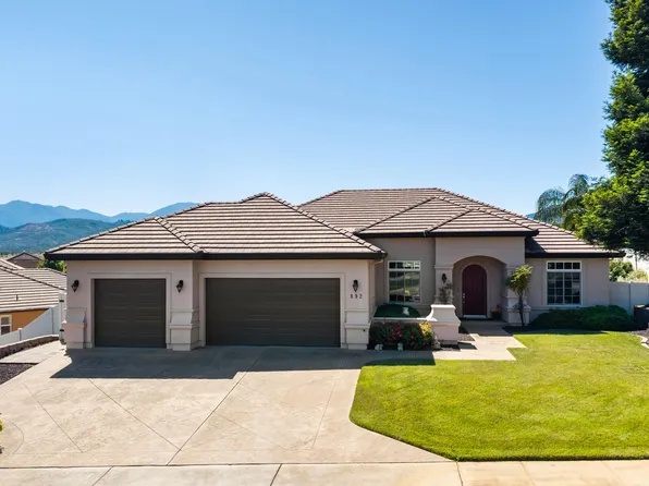 892 Coggins St, Redding, CA 96003