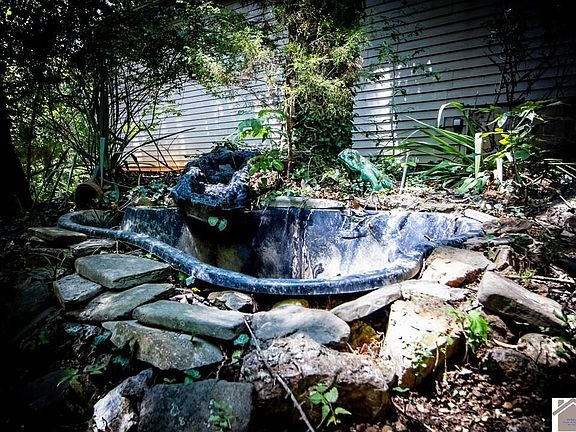 3rd image of 35 Castlewood Dr