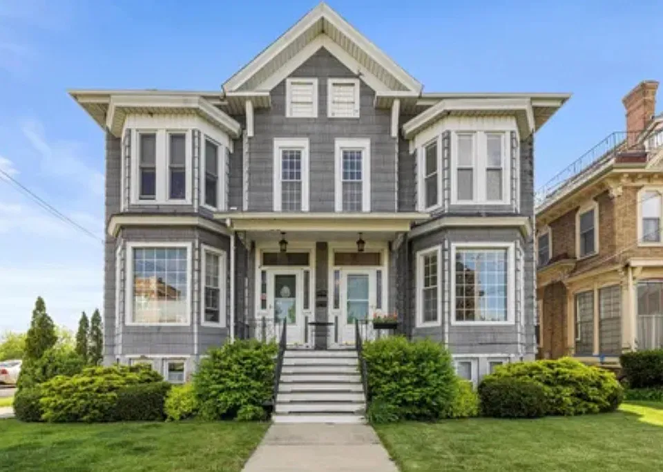 823 Lake Ave