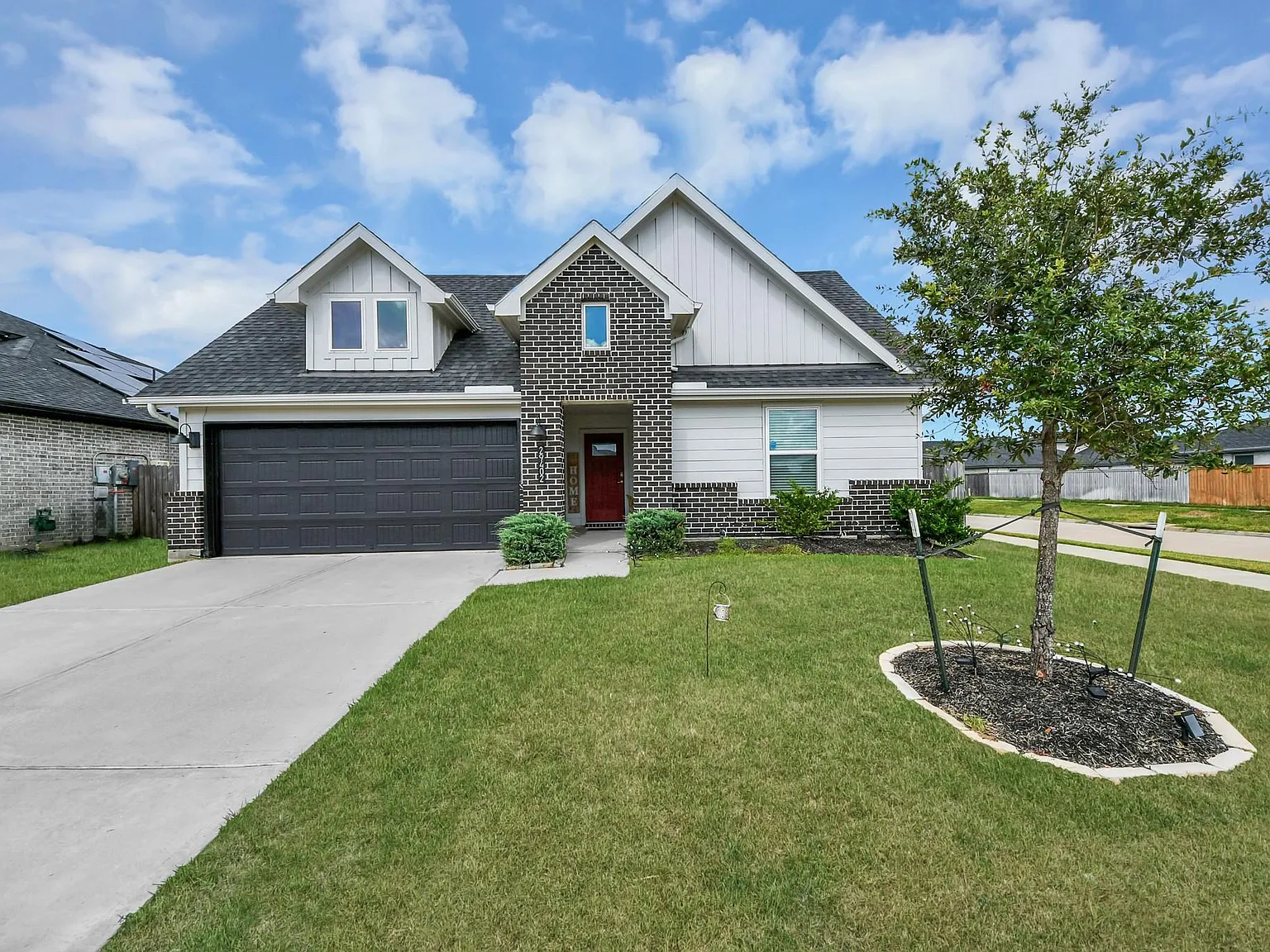 4 bed, 2.0 bath, 2040 sqft, $2,400 — Photo 4