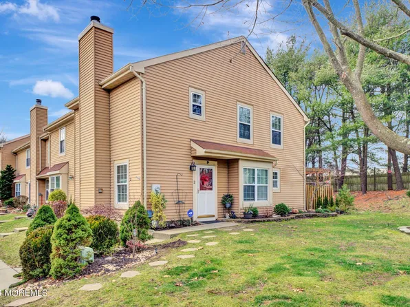 2 Berkeley Place, Eatontown, NJ 07724