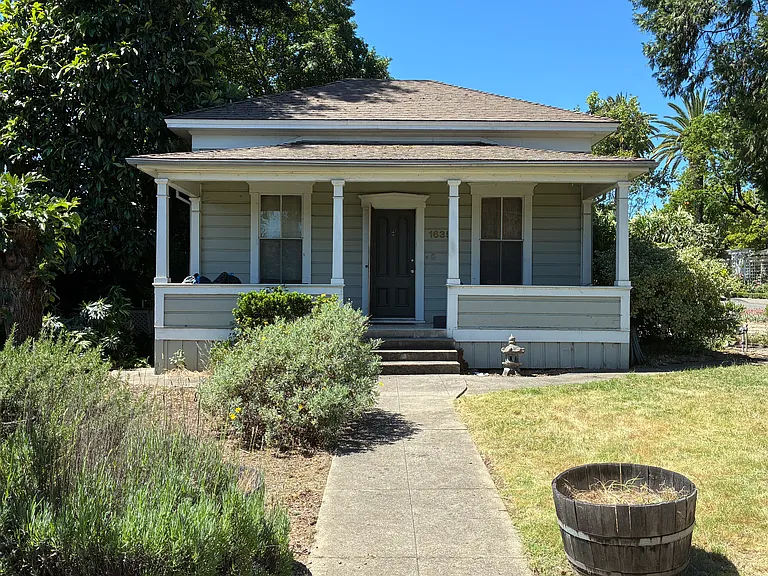 1635 Main St — Photo 7