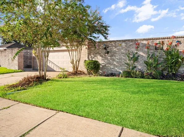 16027 Brimfield Dr, Houston, TX 77082