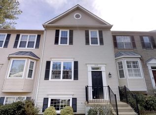 303 Crossing Rd, Fredericksburg, VA 22406