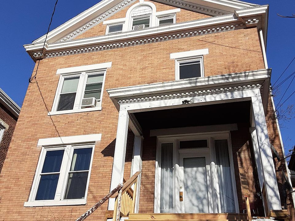 1st image of 2360 Victor St #3