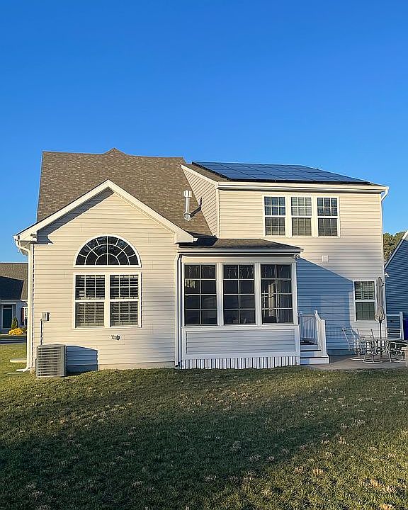2nd image of 20 Luzerne Dr