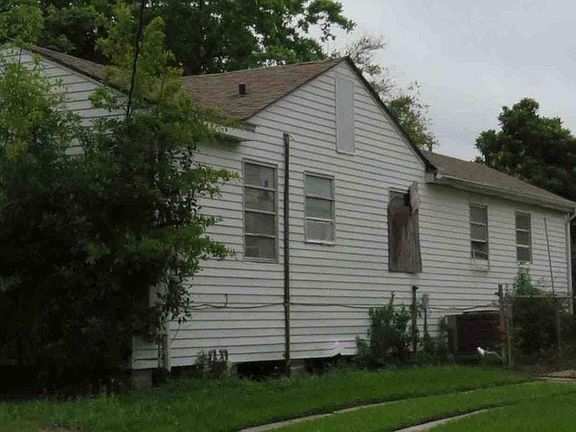 3rd image of 102 Hathaway Pl