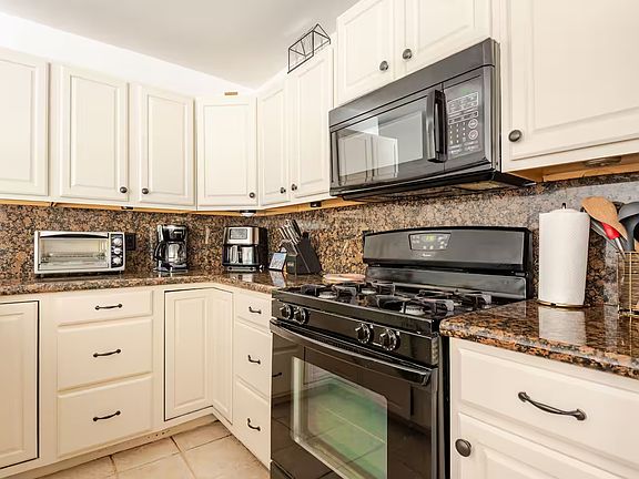 5th image of 2700 Cahuenga Blvd E APT 2108