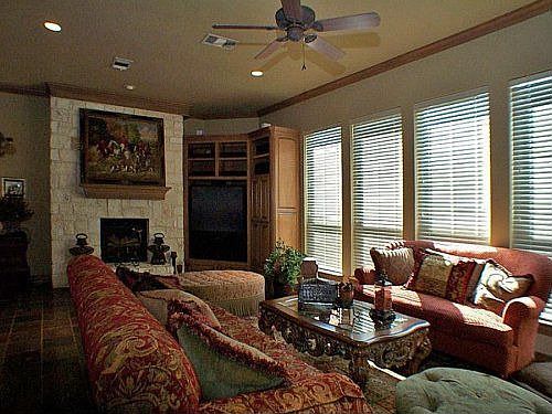 5th image of 905 Walnut Falls Cir
