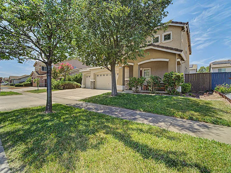 5590 Cobbler Ln — Photo 3