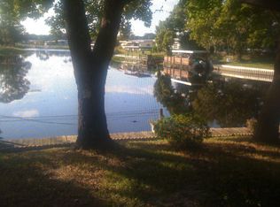 727 Landry Ln, Tavares, FL 32778