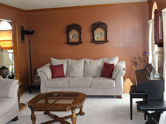 4th image of 6626 Foxfield Dr