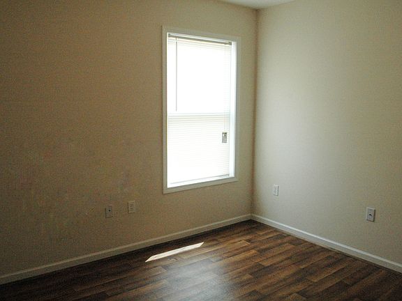 5th image of 340 Fair St NE