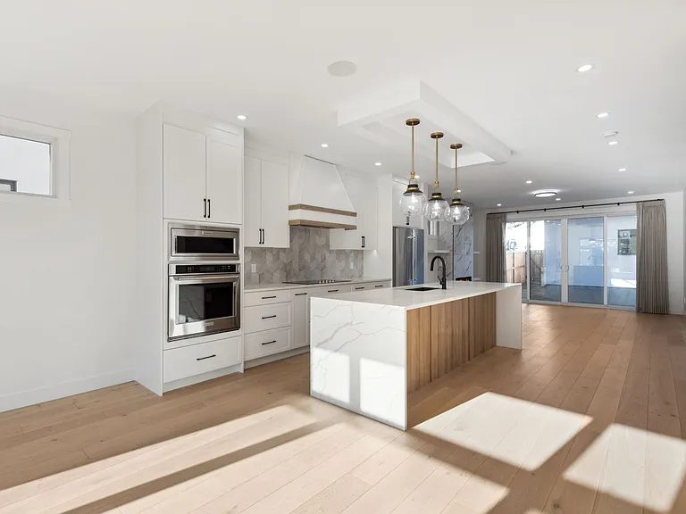 33 Harvard St NW #UPPER — Photo 2