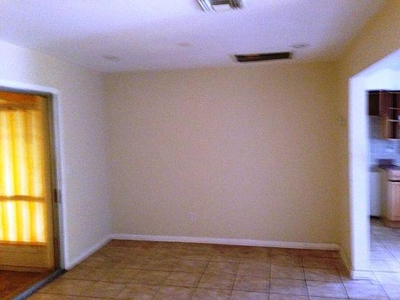 5th image of 787 Crescent Dr