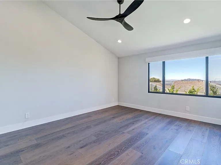 22831 Mariano Dr — Photo 10
