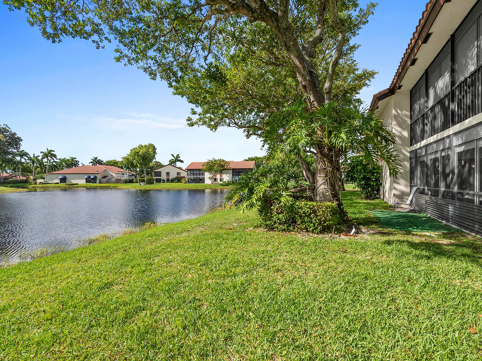 3 bed, 2.0 bath, 1330 sqft, $2,800 — Photo 4