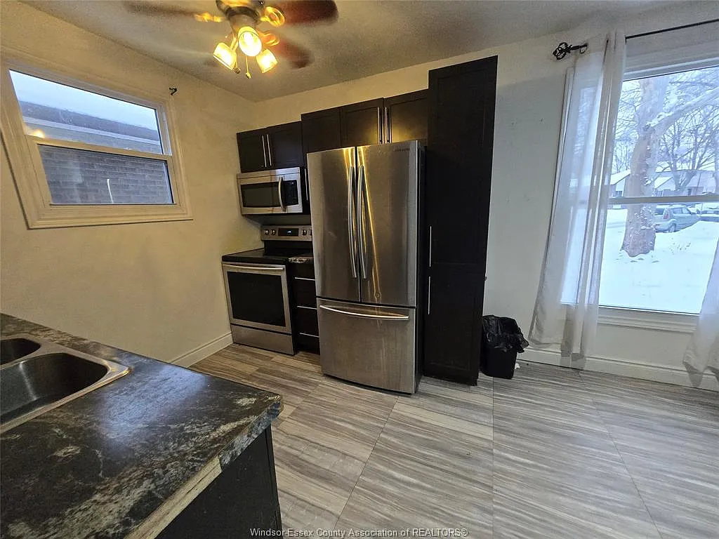 3 bed, $1,850 — Photo 3
