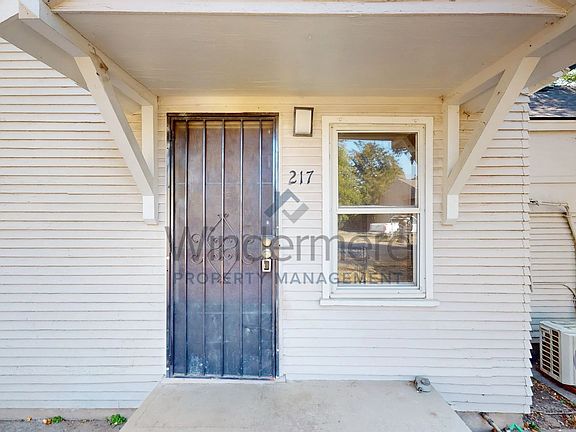 3rd image of 217 SE Birch Ave #1