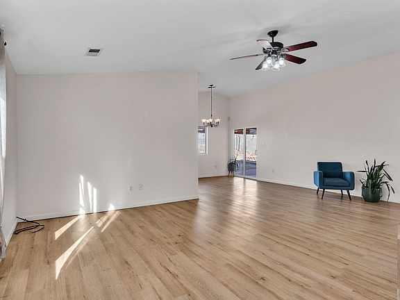 5th image of 10509 La Traviatta Pl NW