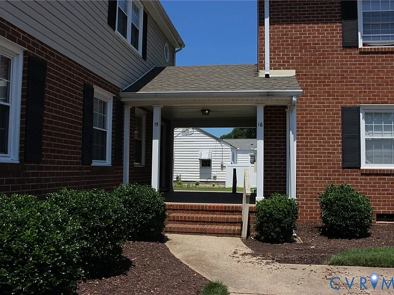 110 Dupuy Ave — Photo 2