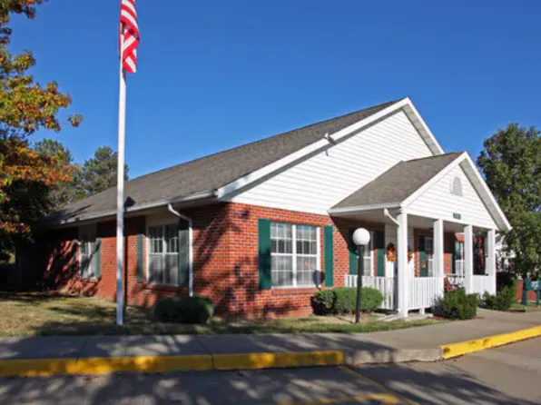 Westchester Village, 2302 Village Dr #Aa557d210, Saint Joseph, MO 64506