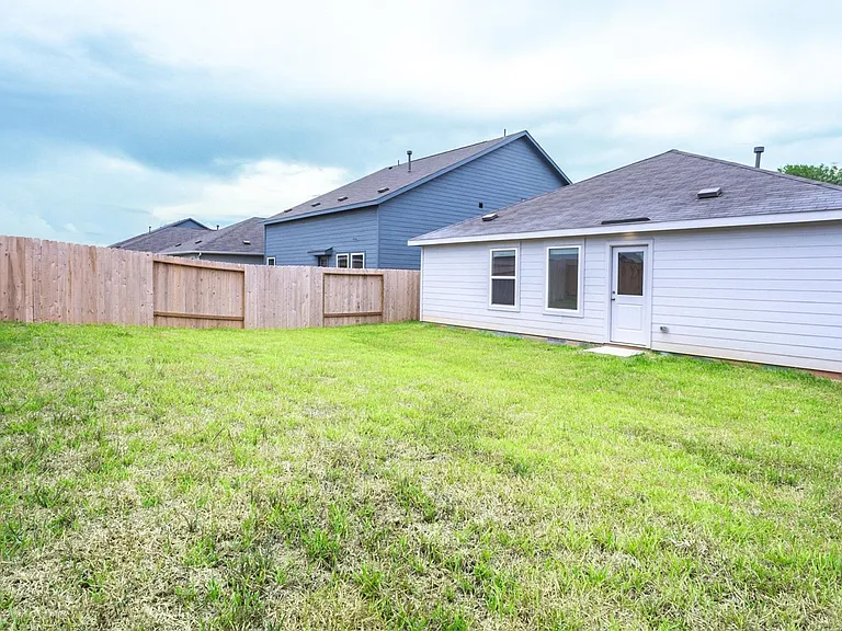 15724 Plum Brook Dr — Photo 22