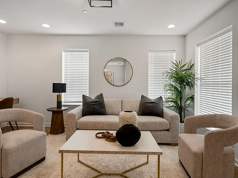 Now offering One & Half Month Free Rent *Advertised Rate is Reflective of Special Offer!* — Photo 39