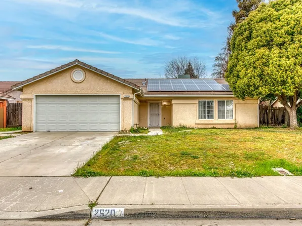 2620 Sarah St, Selma, CA 93662