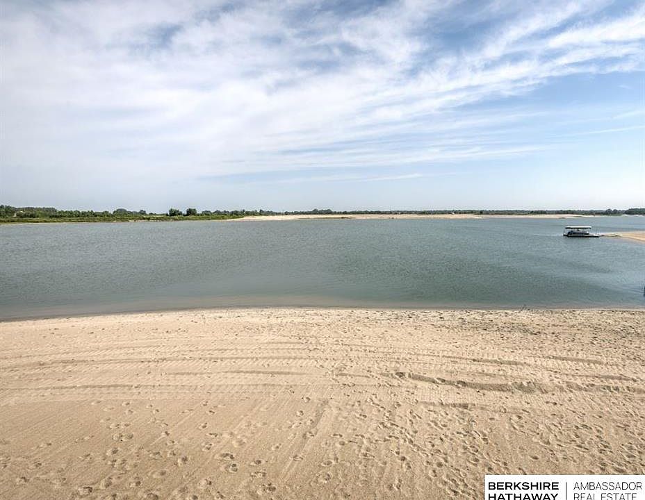 2nd image of 339 S Marina Way