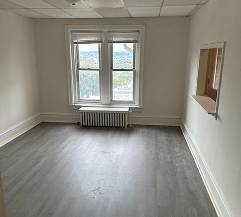 5th image of 130 Clymer St #11