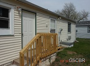 3rd image of 726 E 11th St
