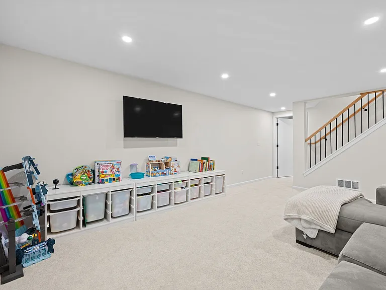 7030 Magnolia Cir — Photo 15