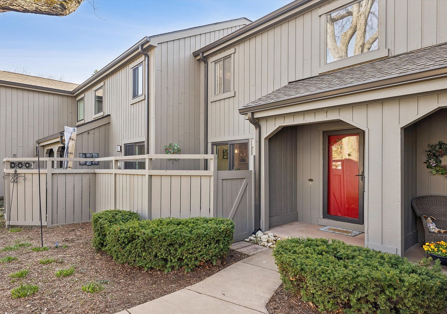 404 Shoreline Rd #298